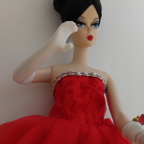 Barbie Fashion Model 1991-2000 Silkstone Red Ball Gown & Long Gloves Included - Picture 11 of 13